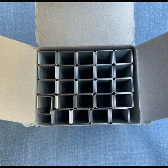 Swingline Standard Heavy Duty Staples, 3/8" Leg (Gift with Purchase) - Picture 6 of 6